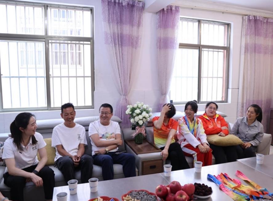践行商业向善守护体育梦想：泰康在线星能冠军助学项目云南行成功举办(图4)