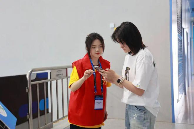 好样的！这群青年志愿者用行动为国际赛事护航(图2)