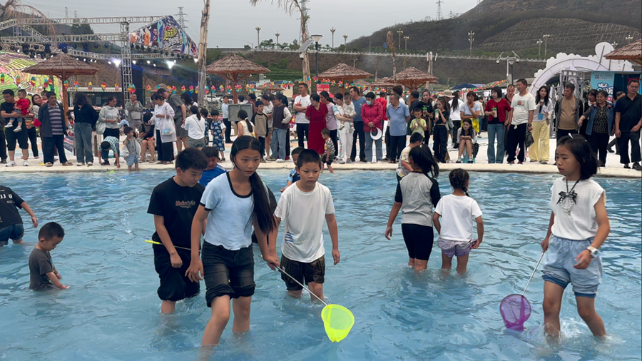 昆明东川：“双轮驱动”激活“体育+文旅”经济新引擎_新华网(图6)