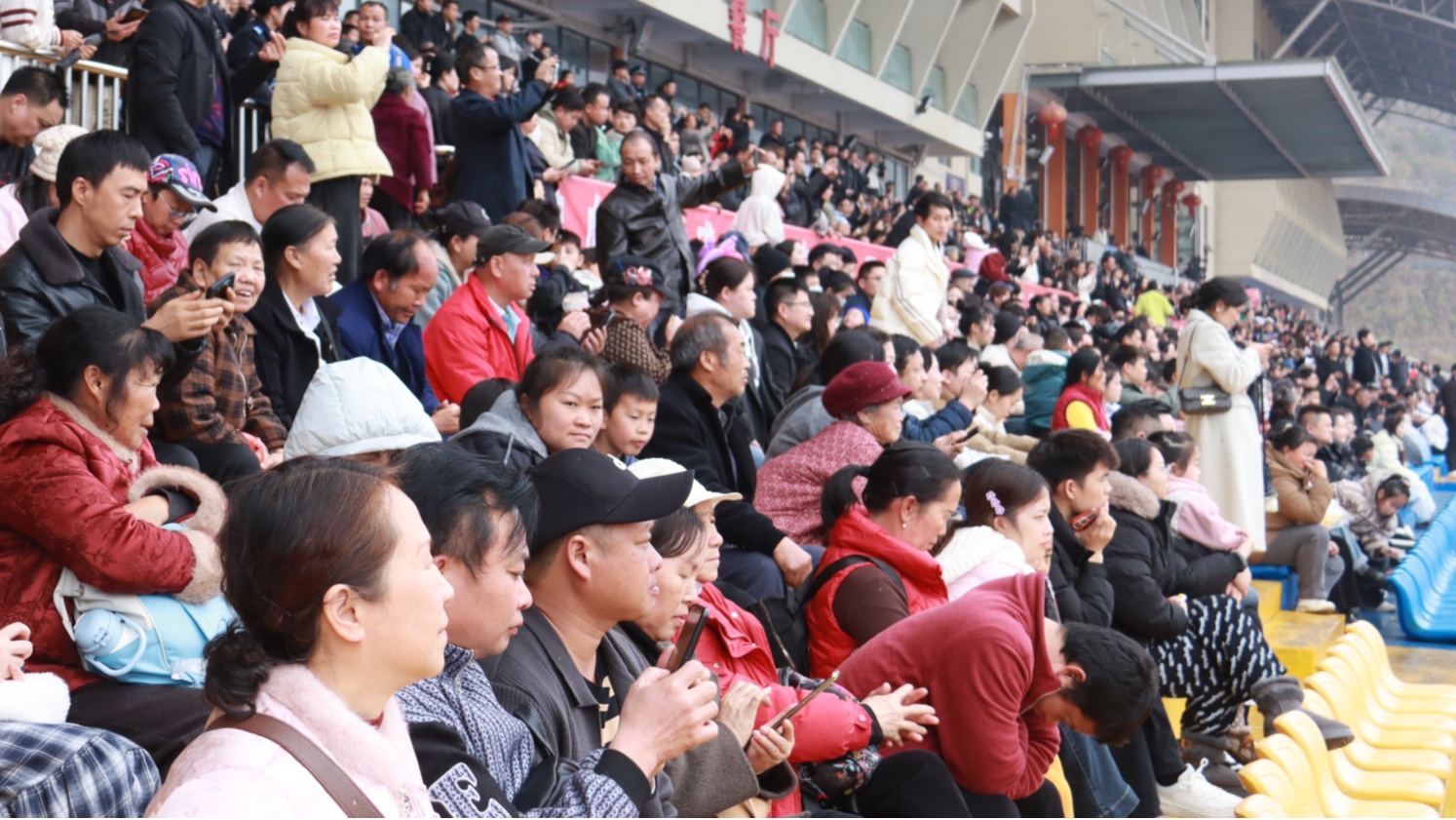 贵州三都“村马”赛事火爆春节假期前8天带动旅游收入285亿元