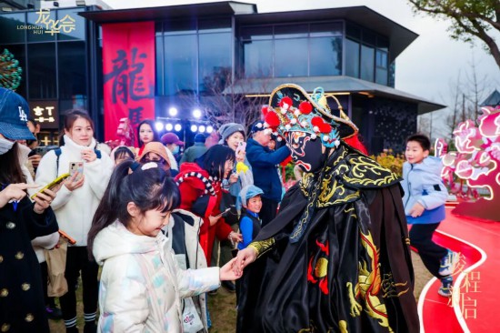 写春联、剪窗花、猜灯谜……解锁沪上地道年味(图6)