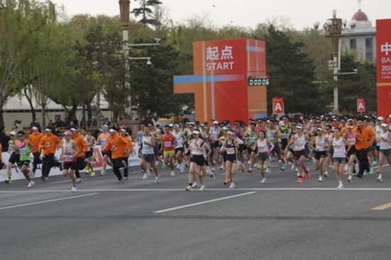 从“百城马拉松”到“百年世界杯”：蒙牛深绑体育背后的价值逻辑